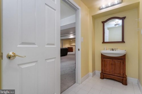 185 Clover Ln, Perkiomenville PA  18074-9485 exterior