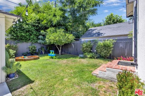 12202 Hartsook St, North Hollywood CA  91601-3961 exterior