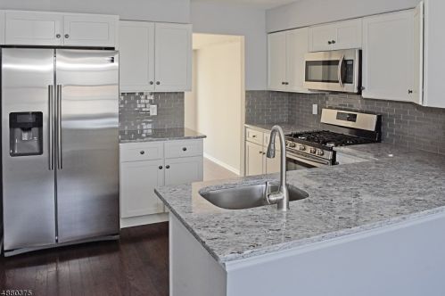 8 Kevin Rd, Lincoln Park NJ  07035-2117 exterior