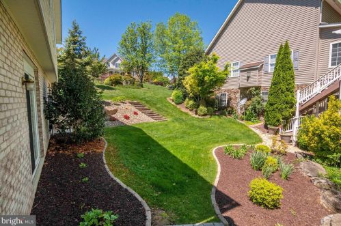 160 Manor Dr, Edinburg VA  22824-3579 exterior