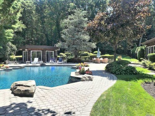 29 Cottontail Rd, Huntington Station, NY 11747-2320