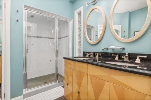 30 Orient Ave, Newton MA 02459-1425 exterior