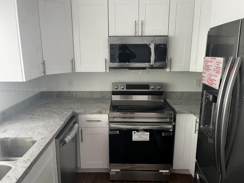 7020 27th Ct, Hollywood FL  33023-3706 exterior