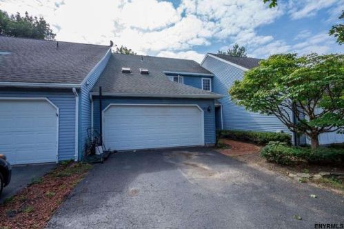 46 Carrie Ct, Schenectady, NY 12309-2239