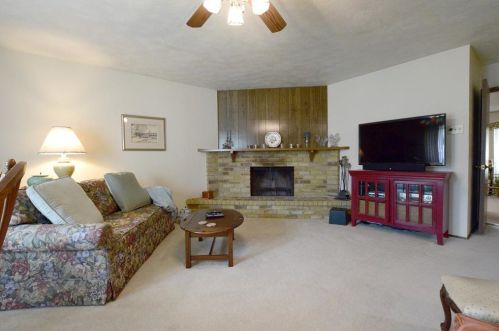 7220 Chatham Rd, Fort Worth, TX 76182-5009