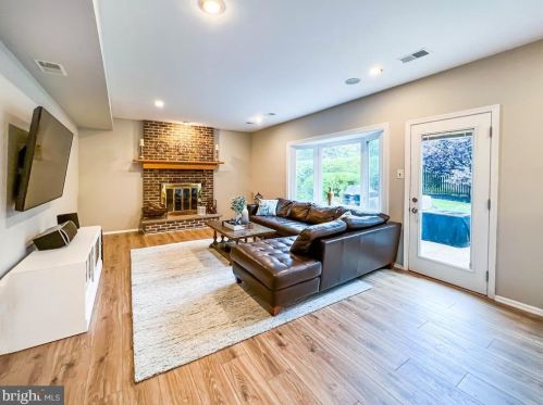 1344 Buford Dr, Yardley PA 19067-4342 exterior