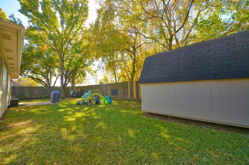 1305 Wisdom Dr, Deer Park TX  77536-5996 exterior