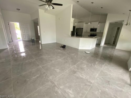 4009 12th St, Lehigh Acres, FL 33976-2720