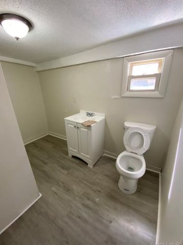 19 Portland St, Middletown CT  06457-2209 exterior