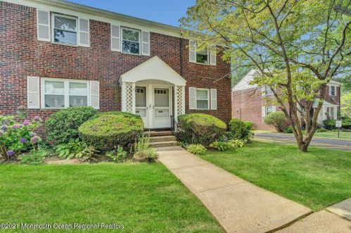 134 Manor Dr, Tinton Falls, NJ 07701-2460