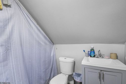 287 Sanford St, East Orange NJ  07018-1018 exterior