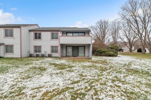 79 Candlewood Dr, Wapping CT  06074-2609 exterior