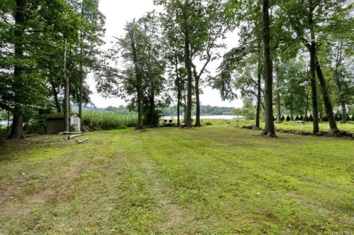 100 Lakewood Dr, Congers, NY 10920-1712