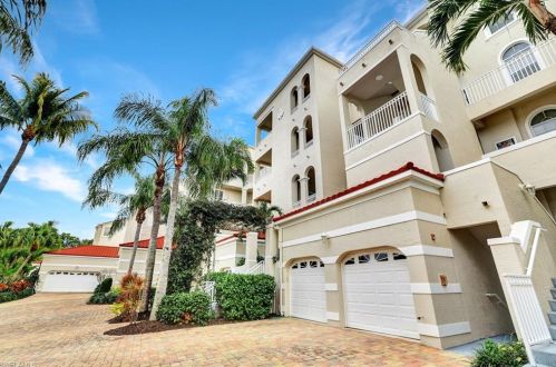 1600 Clermont Dr, Naples FL  34109-0302 exterior