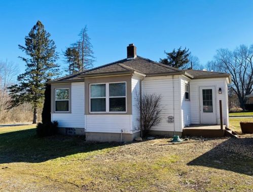 1976 Rombold Rd, Hermitage, PA 16148-2353