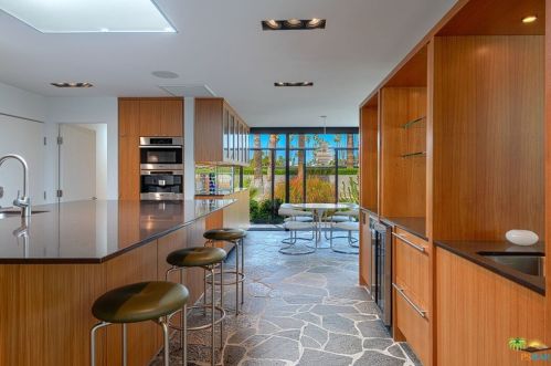 1207 Calle De Maria, Palm Springs CA  92264-8503 exterior