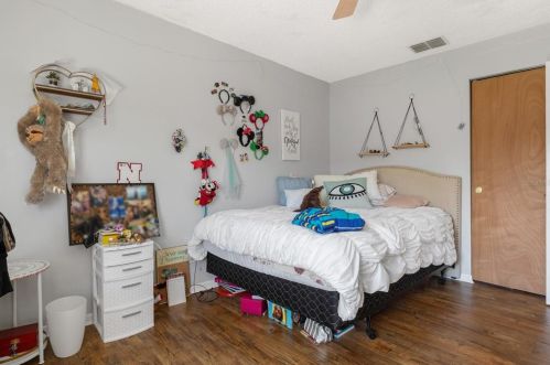 8474 17 Way, Saint Petersburg FL  33702-7235 exterior