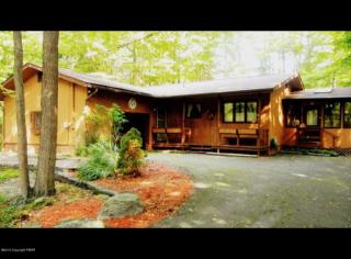 39 Tamarak Dr, Gouldsboro, PA 18424-9215