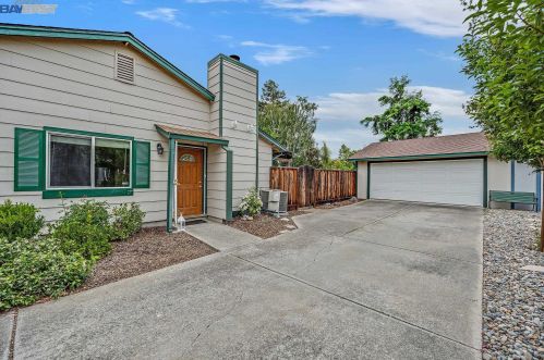 1553 Buttercup Ct, Livermore CA  94551-6718 exterior