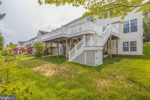 8148 American Holly Rd, Lorton VA  22079-5612 exterior