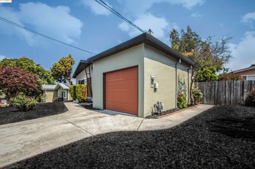 277 Zoe Ct, Pinole, CA 94564-1633
