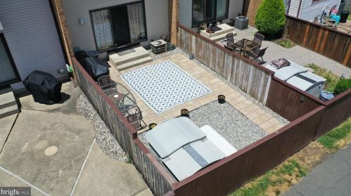 200 Canterbury Ct, East Windsor NJ 08520-5509 exterior