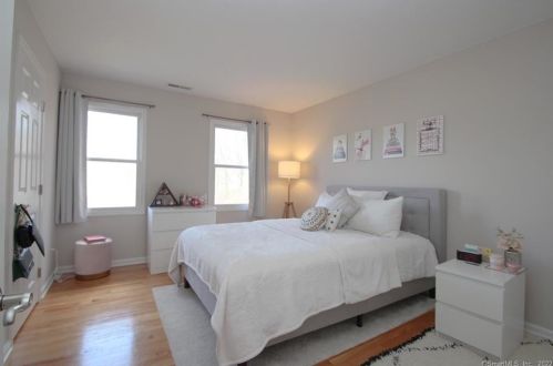 86 Blanket Mdw Rd, Upper Stepney CT 06468-1095 exterior