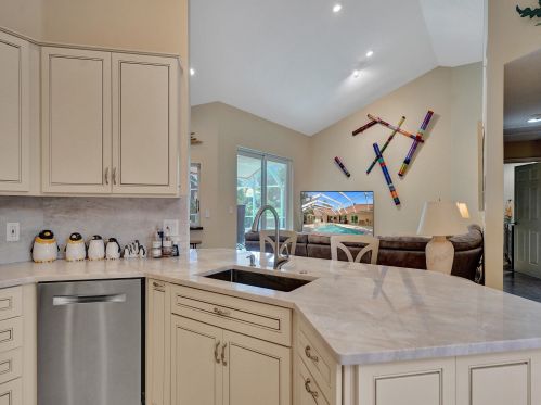 6806 Newport Lk Cir, Boca Raton FL 33496-3004 exterior