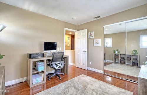 2062 Avila Pl, Oxnard CA 93036-8257 exterior