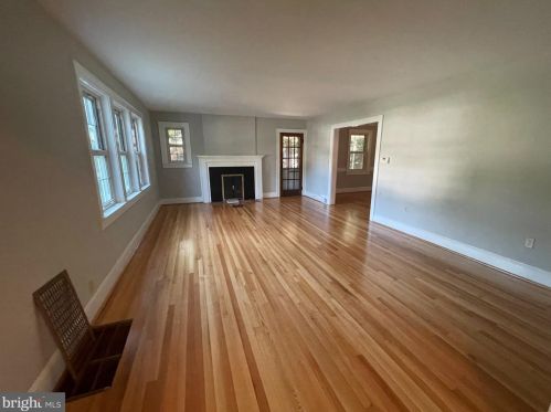 504 Church St, Charles Town WV  25414-1314 exterior