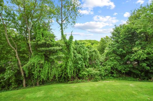 90 Prescott St, Nashua NH 03064-2546 exterior