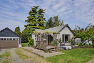 8819 34th Ave, Seattle WA  98126-3726 exterior