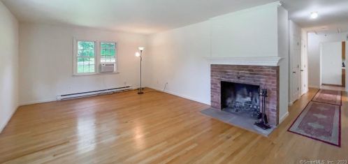 1 Lambert Ln, Brookfield Center, CT 06804-3416