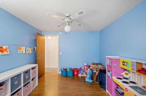 11 Palmer Dr, Gales Ferry CT  06335-1529 exterior