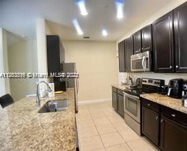 1032 147th Ave, Hollywood, FL 33027-6167
