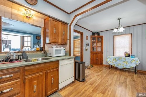 55 Demarest Ave, Oakland NJ  07436-2603 exterior