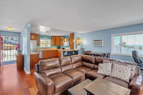 8555 Dobyns Dr, Santee CA  92071-3907 exterior