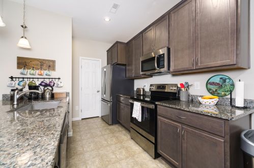 1792 Quarry Oaks Dr, Florence KY  41042-5700 exterior