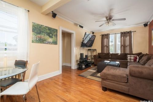 95 Fulton St, Westbury, NY 11590-4351