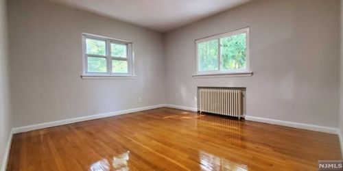 652 Closter Dock Rd, Closter NJ  07624-3223 exterior