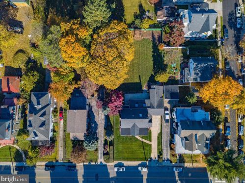 556 Leverington Ave, Philadelphia PA 19128-3314 exterior