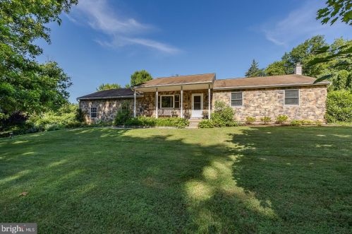 1457 Shaner Dr, Pottstown, PA 19465-7825
