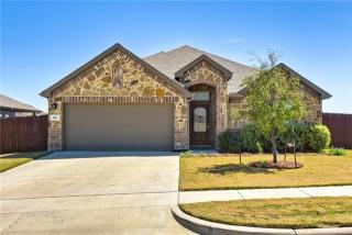800 Silverthorne Dr, Burleson, TX 76028-9413
