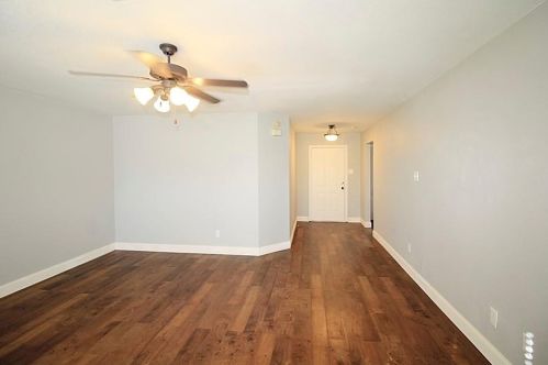 424 Penny Ln, Burleson, TX 76028-3504