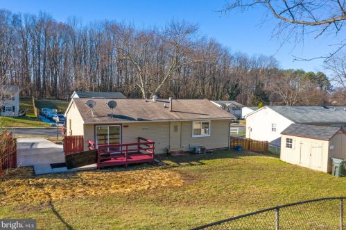 13125 Haddock Rd, Woodbridge VA  22193-5247 exterior