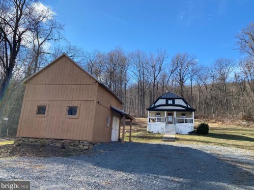13413 Mountain Rd, Lovettsville VA  20180-2816 exterior