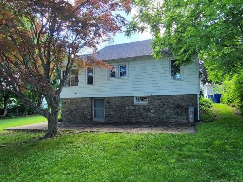 31 Hutchinson St, Waterbury CT  06708-4512 exterior
