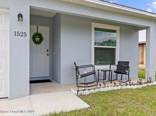 1525 19th Ave, Vero Beach, FL 32962-6171