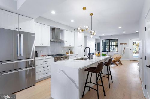 1733 Independence Ave, Washington DC  20003-1637 exterior