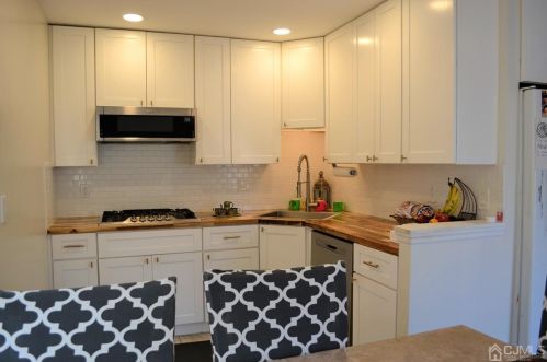 113 Plymouth Dr, Iselin NJ  08830-1346 exterior
